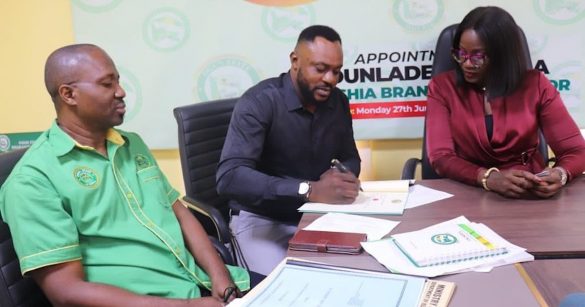 Reactions as Ogun Govt unveils Odunlade Adekola as health insurance ambassador